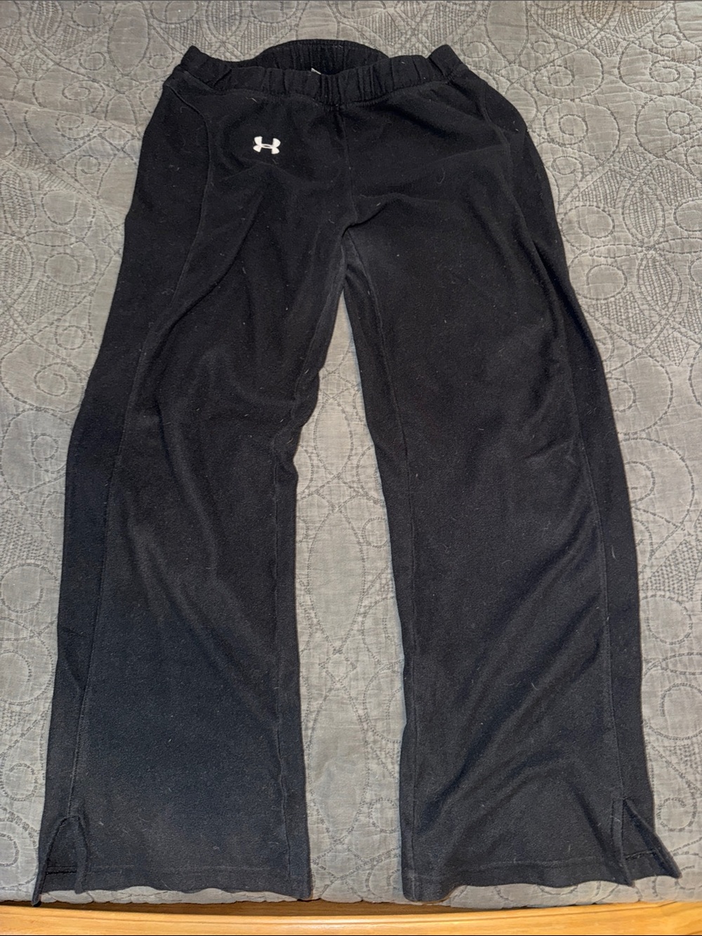 Under Armour women’s size small black fleece pants